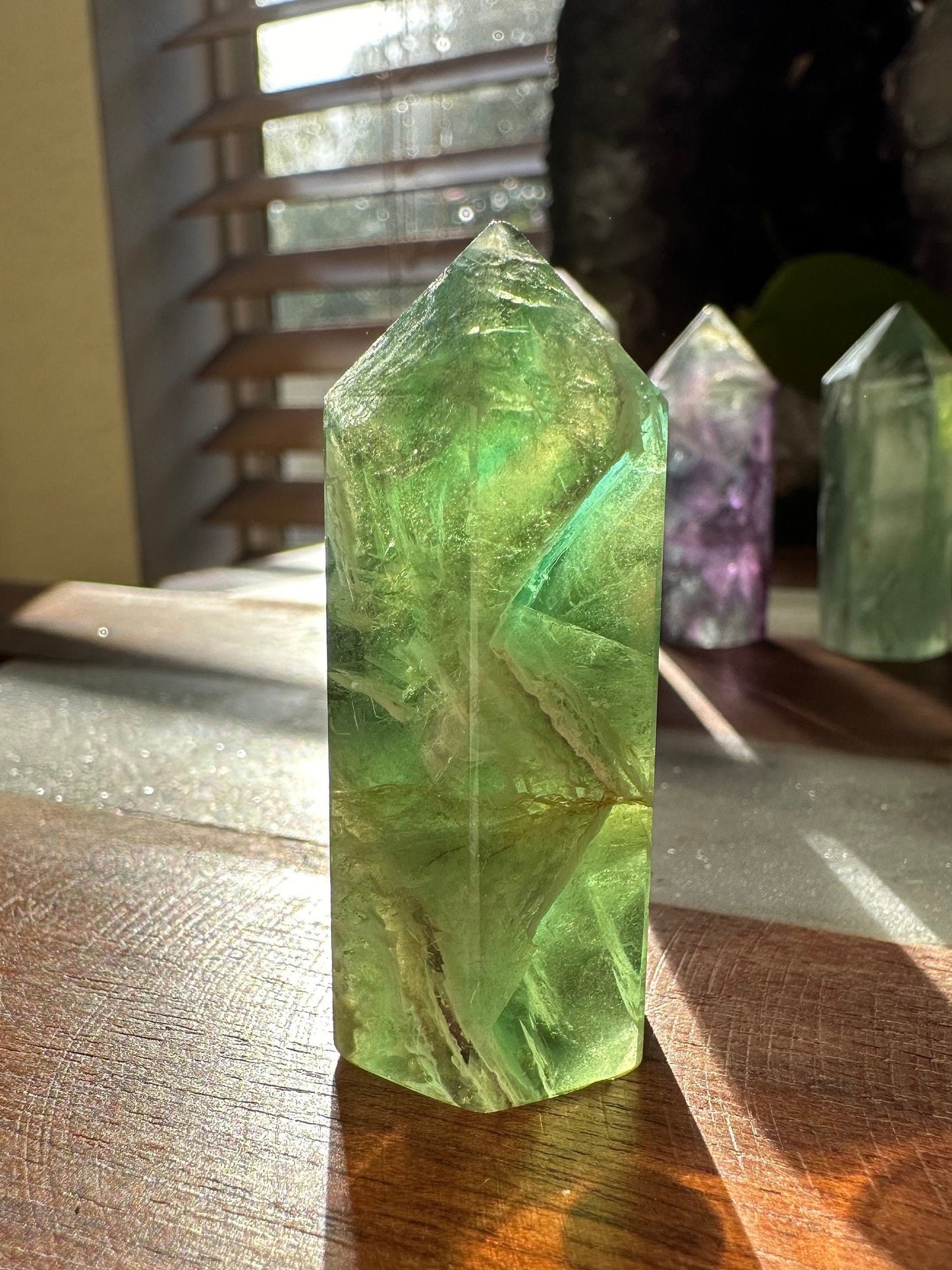 High quality fluorite mini tower/ rainbow fluorite / gemmy/ flashy / transparent