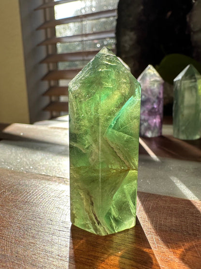 High quality fluorite mini tower/ rainbow fluorite / gemmy/ flashy / transparent