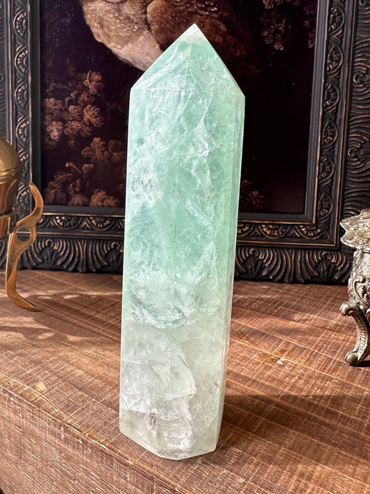 High quality green fluorite tower/ rainbow fluorite / gemmy/ flashy / transparent